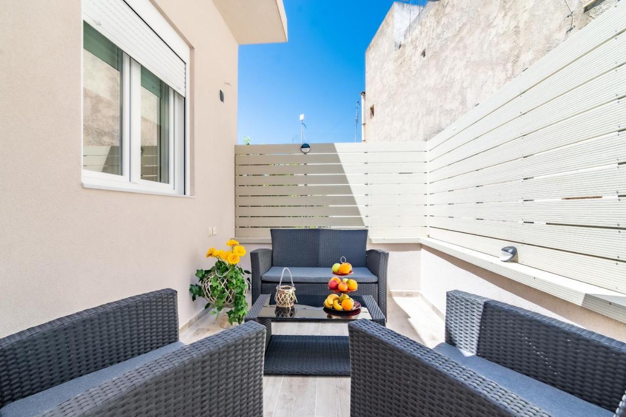 Sophia'S Comfortable Home With A Private Backyard Gazi Eksteriør bilde