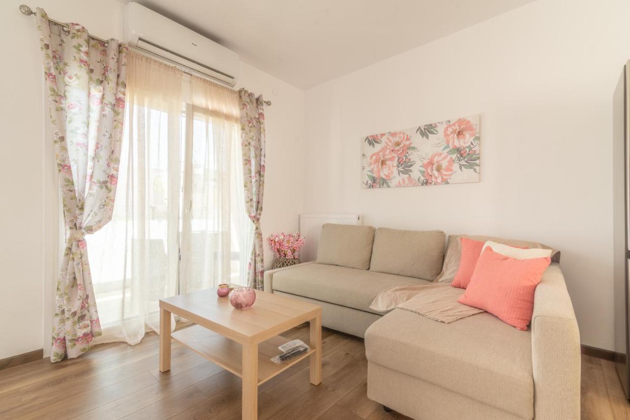 Sophia'S Comfortable Home With A Private Backyard Gazi Eksteriør bilde